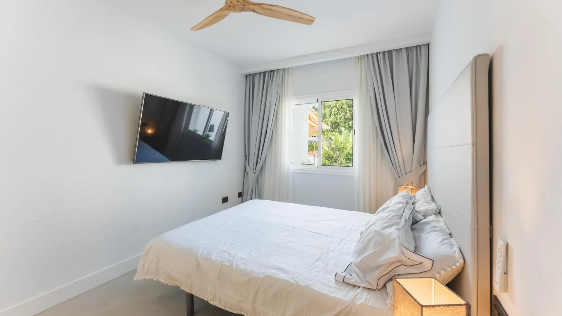 Designer Loft With Pool, With Gigantic Terrace And Private Parking & In The City Centre Costa Adeje  0*, Costa Adeje (Tenerife)