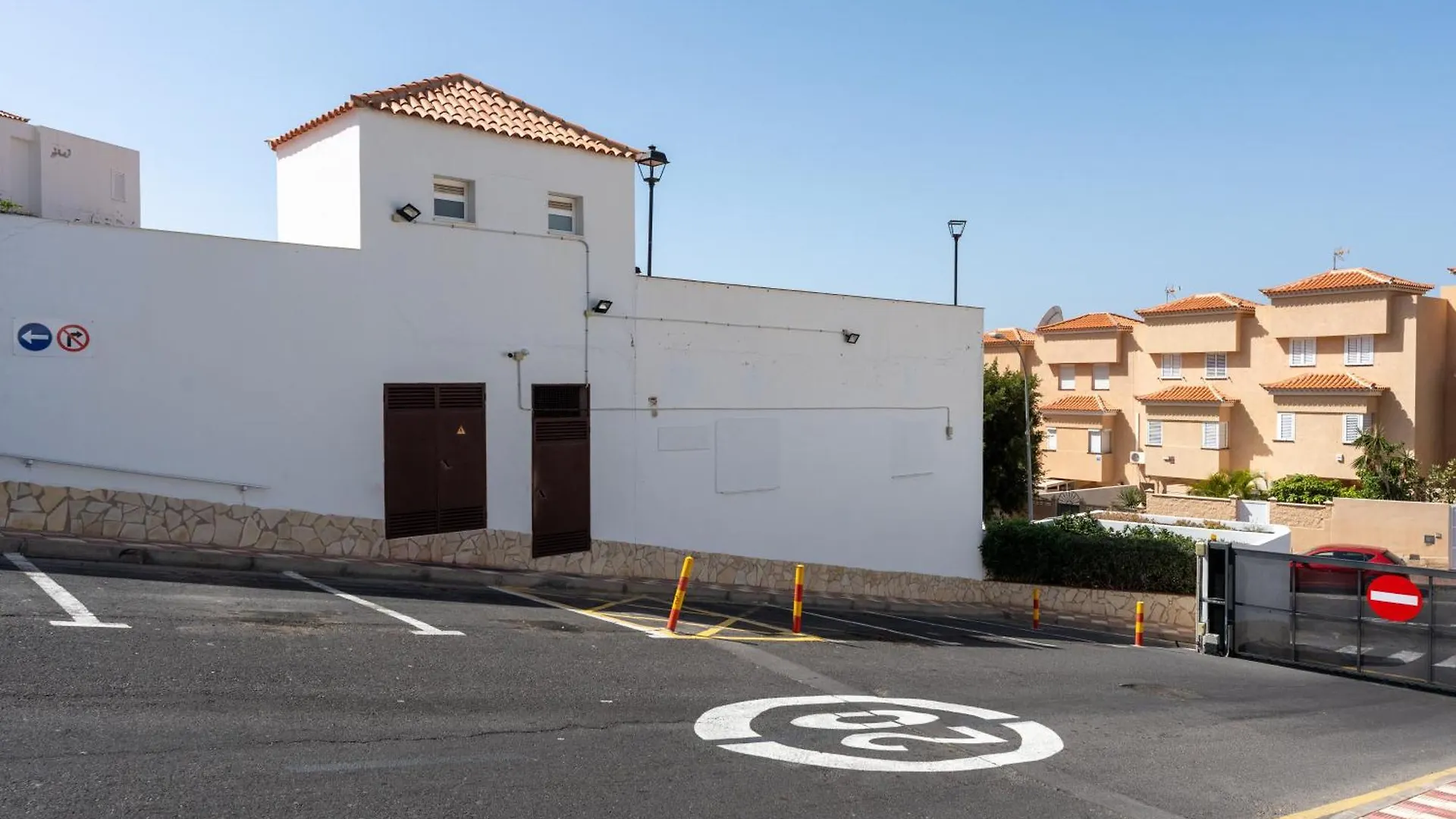 Designer Loft With Pool, With Gigantic Terrace And Private Parking & In The City Centre Costa Adeje