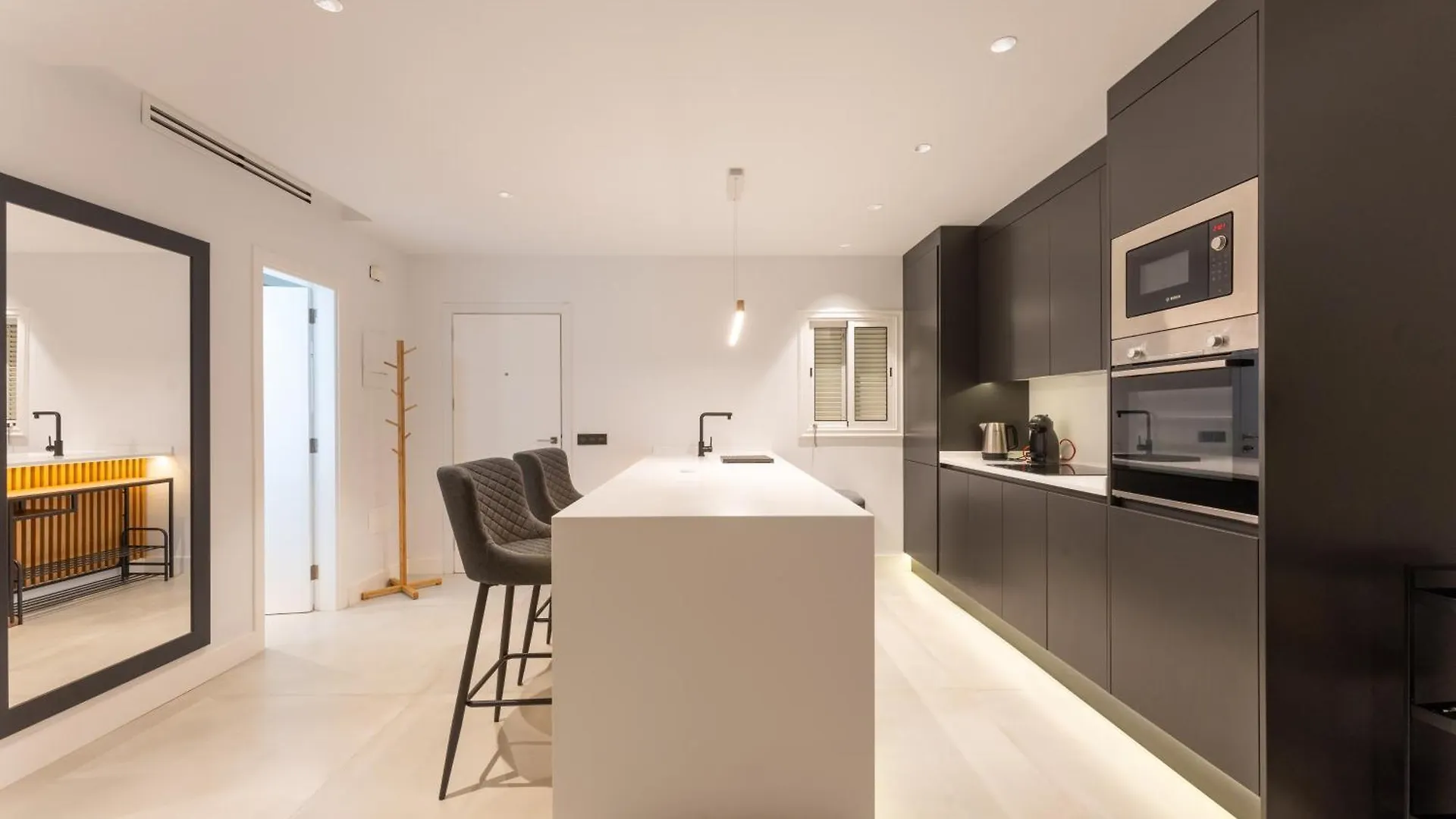 Apartment Designer Loft With Pool, With Gigantic Terrace And Private Parking & In The City Centre Costa Adeje