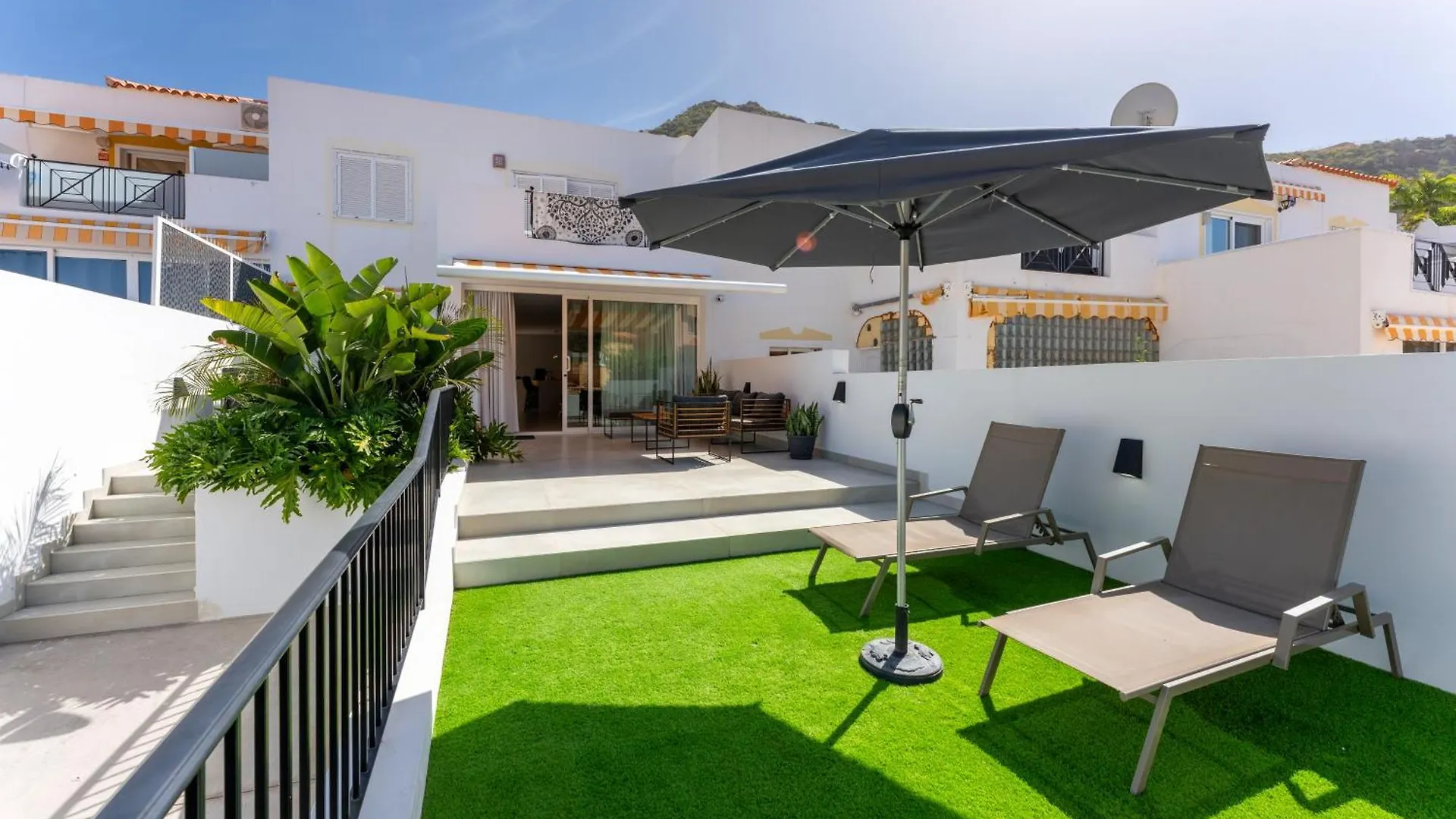 Designer Loft With Pool, With Gigantic Terrace And Private Parking & In The City Centre Costa Adeje
