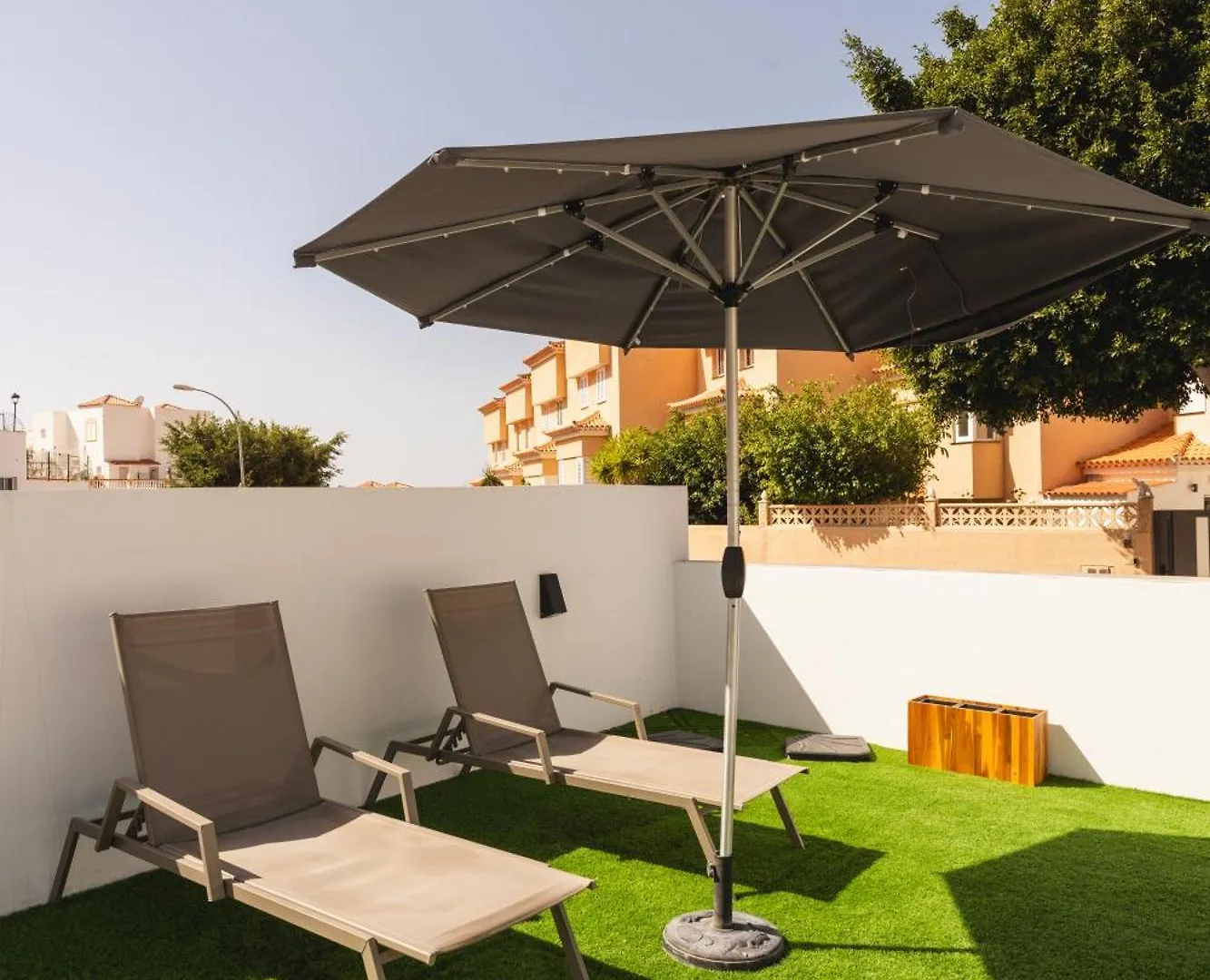Designer Loft With Pool, With Gigantic Terrace And Private Parking & In The City Centre Costa Adeje  Apartamento Costa Adeje (Tenerife)