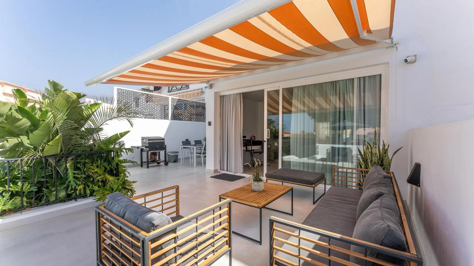 Designer Loft With Pool, With Gigantic Terrace And Private Parking & In The City Centre Costa Adeje