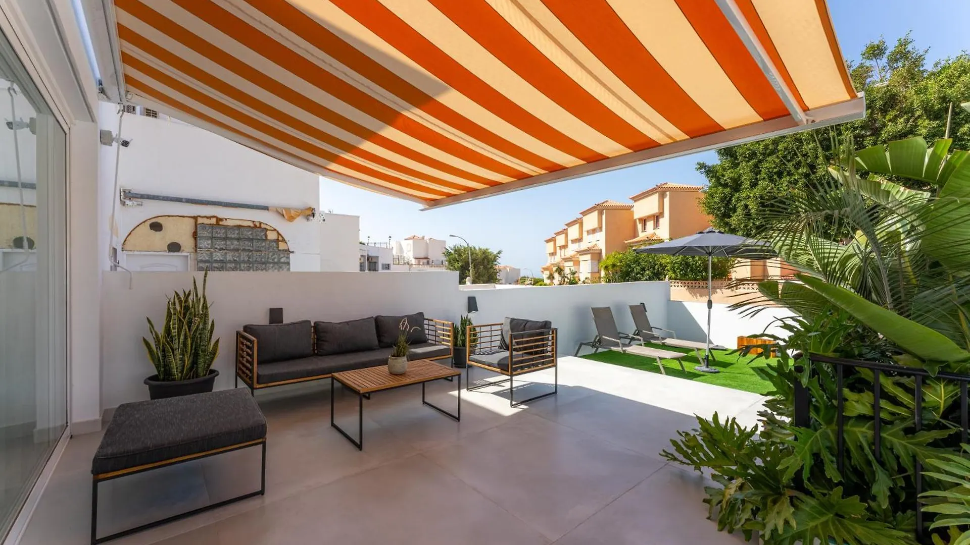 Designer Loft With Pool, With Gigantic Terrace And Private Parking & In The City Centre Costa Adeje  Apartamento