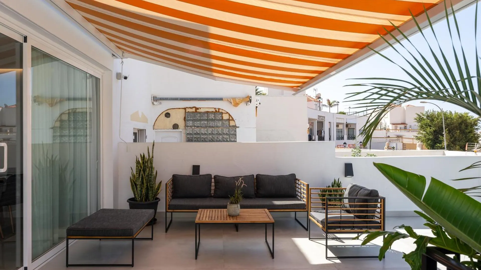 Designer Loft With Pool, With Gigantic Terrace And Private Parking & In The City Centre Costa Adeje