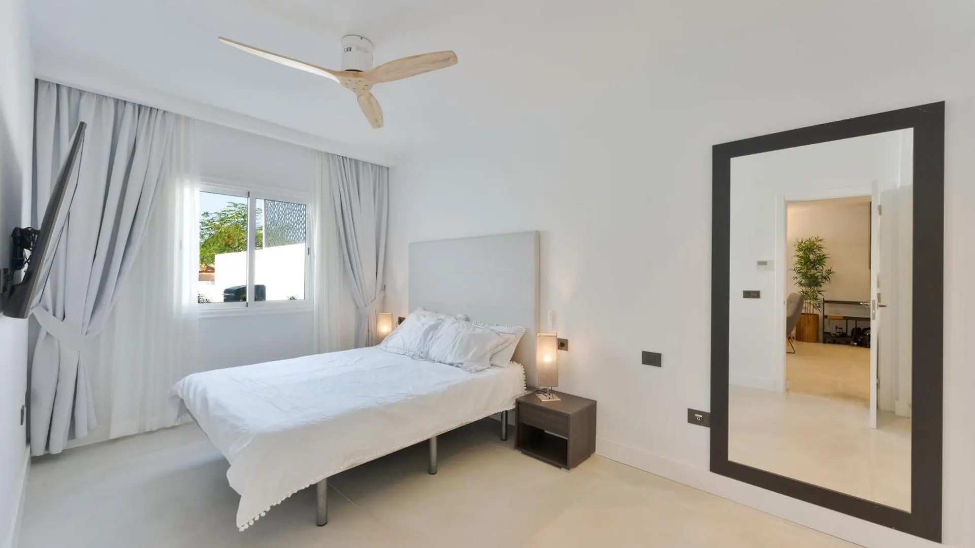 Designer Loft With Pool, With Gigantic Terrace And Private Parking & In The City Centre Costa Adeje  0*, Costa Adeje (Tenerife)